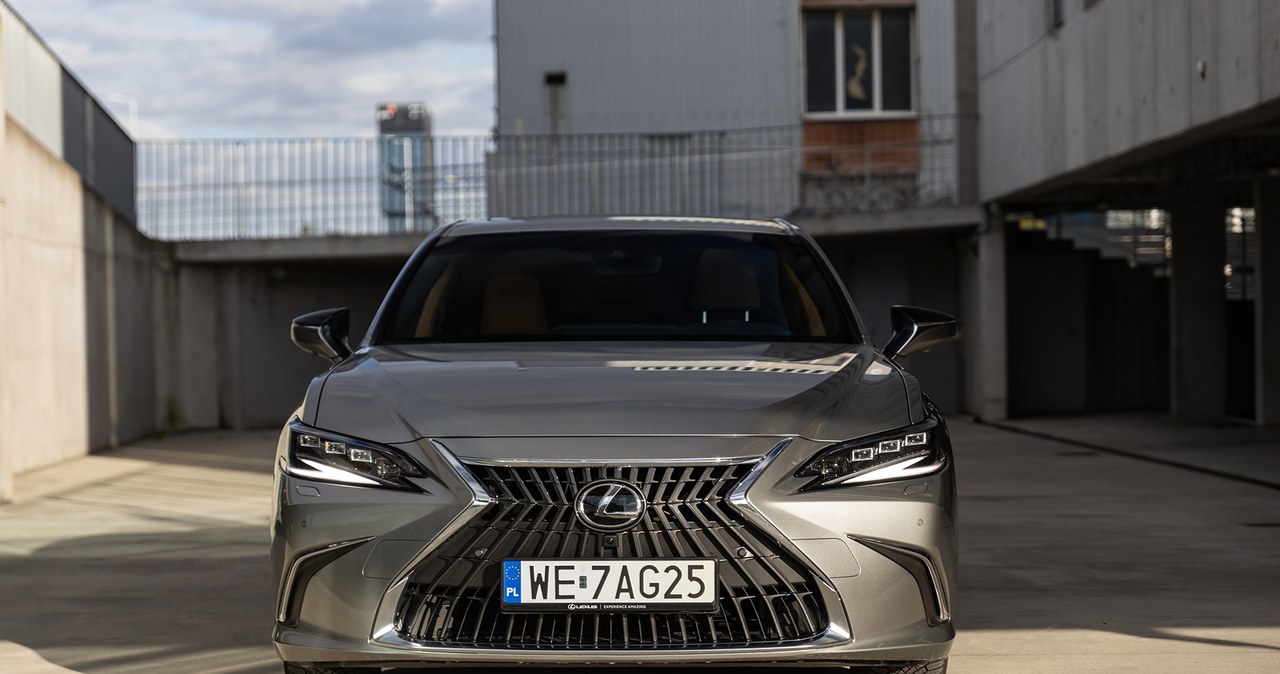 Lexus ES 300h /Karol Tynka