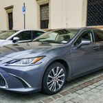 Lexus ES prezydenta Krakowa na sprzedaż. Trzeba spełnić jeden warunek