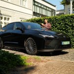 Lexus ES stał się większy i szybszy. Waży 2,2 tony, robi setkę w 5,5 s
