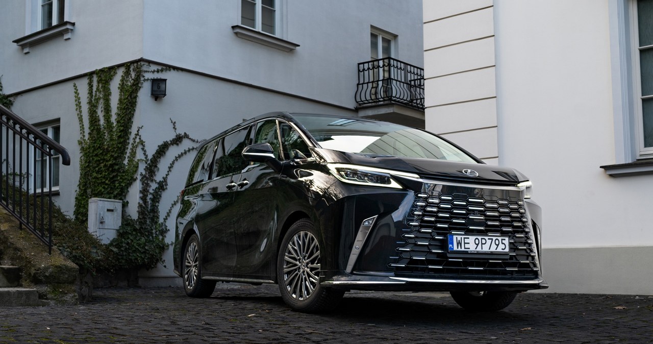 Lexus LM to pstryczek w nos dla wielkich limuzyn. Japoński minivan nie ma dziś sobie równych. /Jan Guss-Gasiński /INTERIA.PL