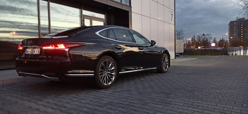 Lexus LS /INTERIA.PL