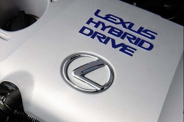 Lexus ma być napędzany hybrydowo... /Informacja prasowa