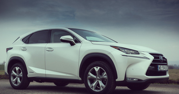 Lexus NX 300h /spheresis.com /Informacja prasowa