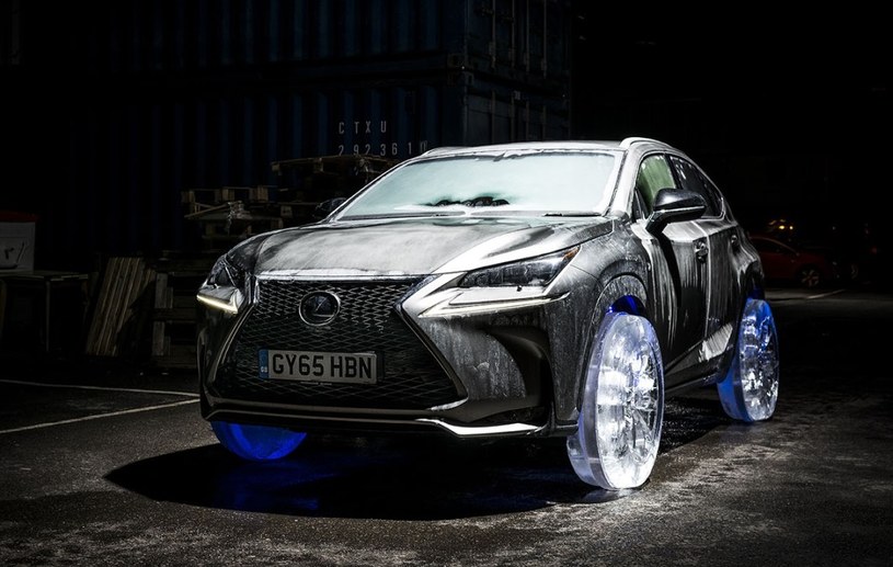 Lexus NX na lodowych kołach /Informacja prasowa