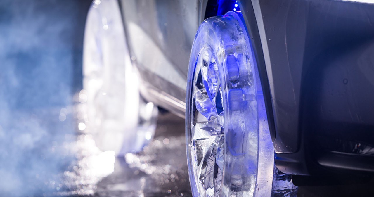 Lexus NX na lodowych kołach /Informacja prasowa