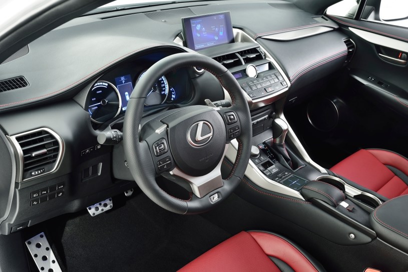 Lexus NX - wnętrze /Informacja prasowa
