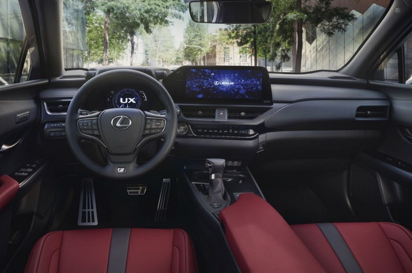 Lexus od lat wyznacza nowe trendy w motoryzacji - również w zakresie bezpieczeństwa /.