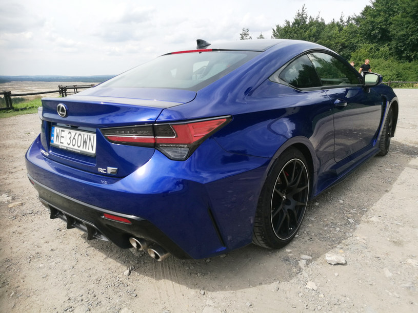 Lexus RC F Carbon odświeżona wersja sportowego coupe