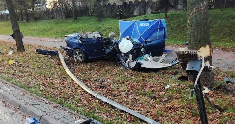 Lexus rozleciał się na części /Policja