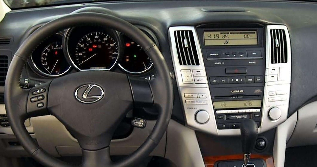 Lexus RX330 /Informacja prasowa