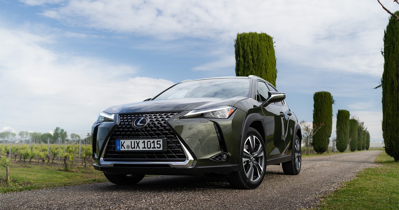 Lexus UX 300h wjeżdża do salonów. Ceny zaczynają się od 176 900 zł /Jan Guss-Gasiński