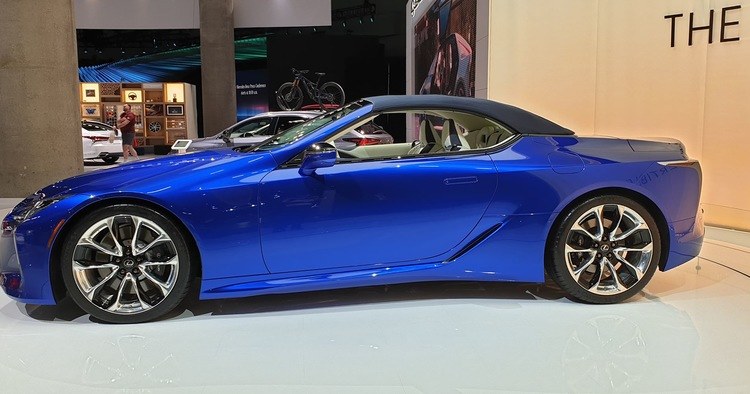 Lexusie LC Convertible /INTERIA.PL