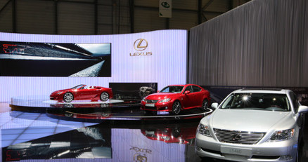 Lexusy na salonie w Genewie /Informacja prasowa