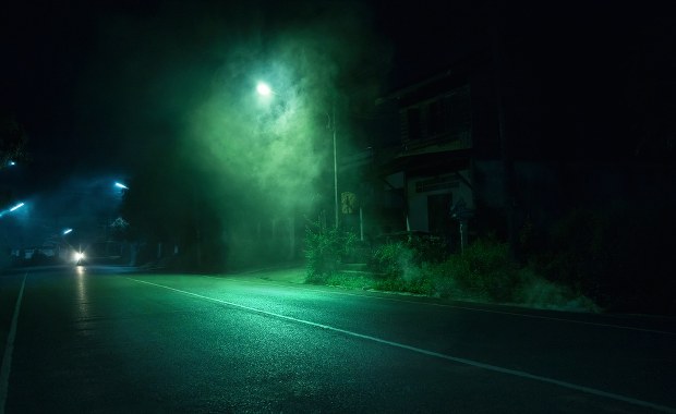 Leżał na jezdni, zginął pod kołami samochodu. Koszmarny wypadek koło Lublińca