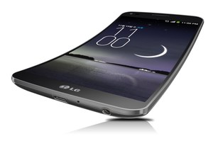 LG G Flex - smartfon z zakrzywionym ekranem i samoregenerującą się obudową