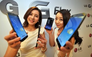LG G Flex w cenie 64 GB iPhone'a 5?