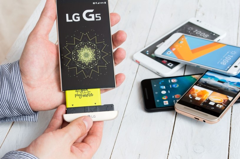 LG G6 też będzie miał wymieniane moduły /123RF/PICSEL