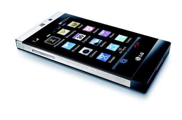 LG Mini - zamiast zaskakującego rozmiarami smartfona, dostajemy miniaturową niespodziankę /materiały prasowe