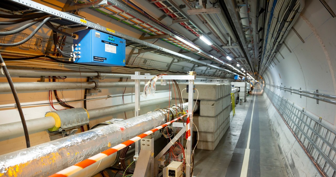 LHC zamyka się dla Rosjan /123RF/PICSEL