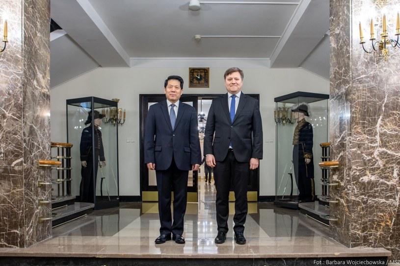Li Hui podczas spotkania z wiceministrem Wojciechem Gerwelem /Ministerstwo Spraw Zagranicznych