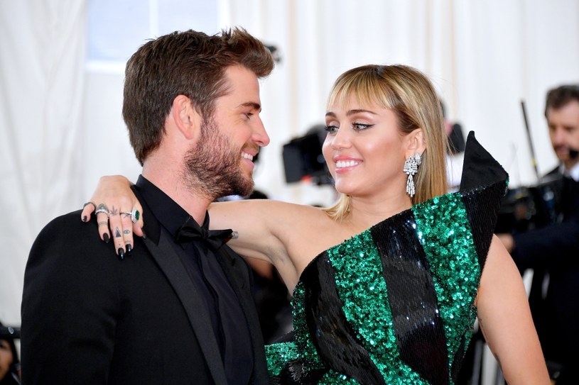 Liam Hemsworth i Miley Cyrus /Dia Dipasupil /Getty Images