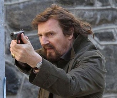 Liam Neeson w thrillerze "Krocząc wśród cieni"