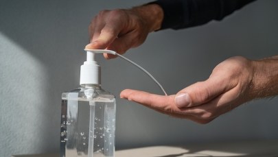 Libacja w zakładzie karnym. Więźniowie pili płyn dezynfekcyjny