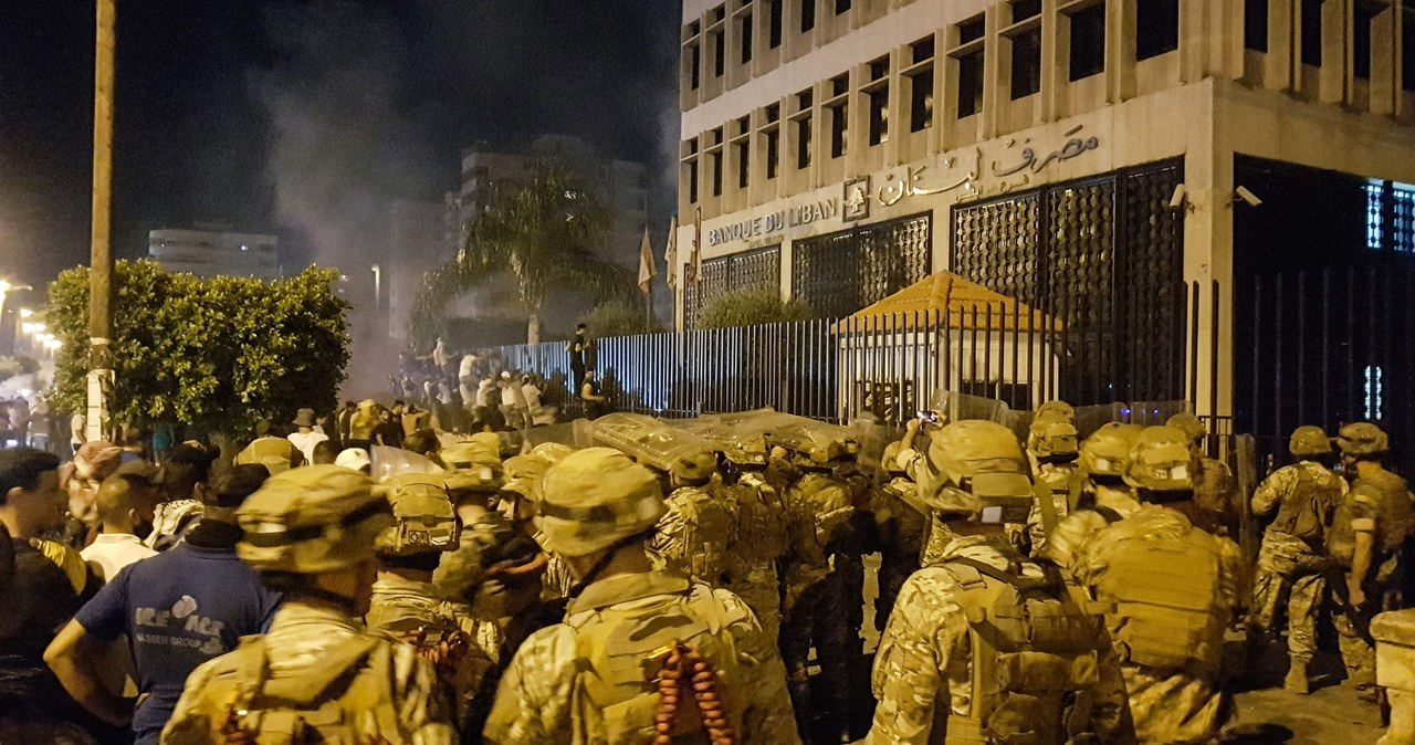 Liban pogrąża się w chaosie /AFP