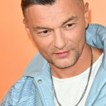Liber Liber odsłania kulisy pracy nad utworami. Porównał się do Jacka Cygana