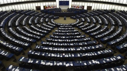 Liberałowie działają poprzez 3 unijne instytucje w kwestii praworządności. Chodzi o budżet UE