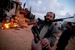 Libia: Pobojowisko po francuskim nalocie