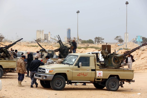 Libia pogrążona jest w chaosie od czasu, gdy w 2011 roku obalono i zabito Muammara Kadafiego /STR /PAP/EPA