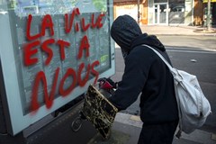 Licealiści protestowali w Paryżu. Doszło do starć z policją