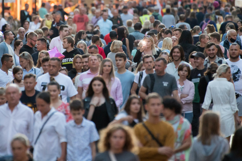 Liczba ludności Polski zmniejszy się do 29,5 mln osób w 2100 roku - szacuje Eurostat /Wojciech Stóżyk /Reporter