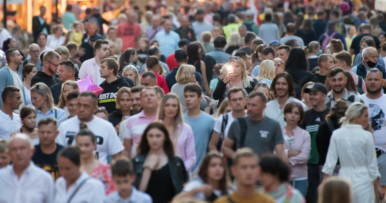 Liczba ludności Polski zmniejszy się do 29,5 mln osób w 2100 roku - szacuje Eurostat /Wojciech Stóżyk /Reporter