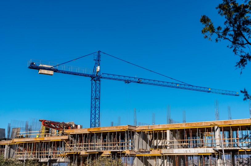 Liczba mieszkań, których budowę rozpoczęto we wrześniu spadła o 27,8 proc. rok do roku /123RF/PICSEL