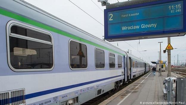 Liczba połączeń z Berlina do Warszawy zwiększy się stopniowo z czterech do siedmiu dziennie - obiecu /Deutsche Welle