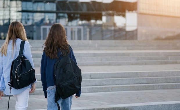 Liczba zaginięć dzieci w Polsce przeraża. Jest deklaracja Szymona Hołowni