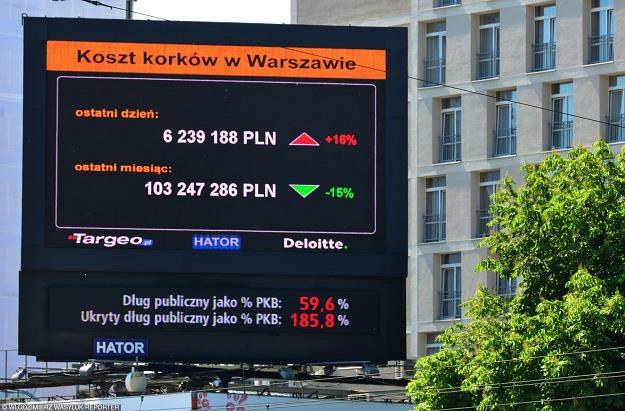 Licznik długu publicznego, informacje drogowe. fot. Włodzimierz Wasyluk /Reporter