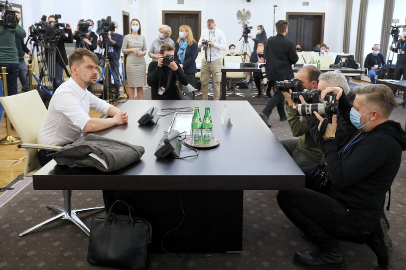 Lider AgroUnii Michał Kołodziejczak przed senacką komisją ds. Pegasusa /Paweł Supernak /PAP