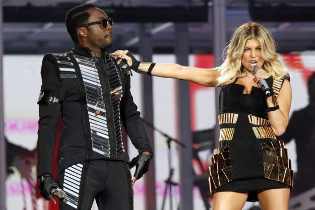 Lider Black Eyed Peas Will.i.am i gwiazda zespołu Fergie /arch. AFP