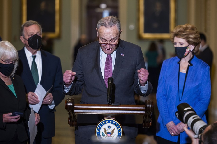 Lider demokratów w Senacie Chuck Schumer /JIM LO SCALZO /PAP/EPA
