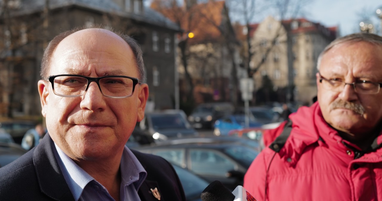 Lider górniczej Solidarności Bogusław Hutek (L) /PAP