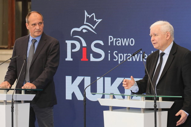 Lider Kukiz'15 Paweł Kukiz i prezes PiS Jarosław Kaczyński podczas wspólnej konferencji prasowej, czerwiec 2021 / 	Paweł Supernak   /PAP