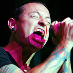 Lider Linkin Park z popiołów