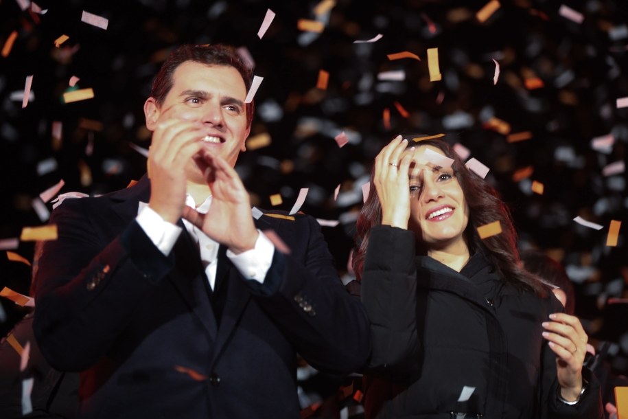 Lider partii Obywatelskiej Albert Rivera /JAVIER ETXEZARRETA /PAP/EPA