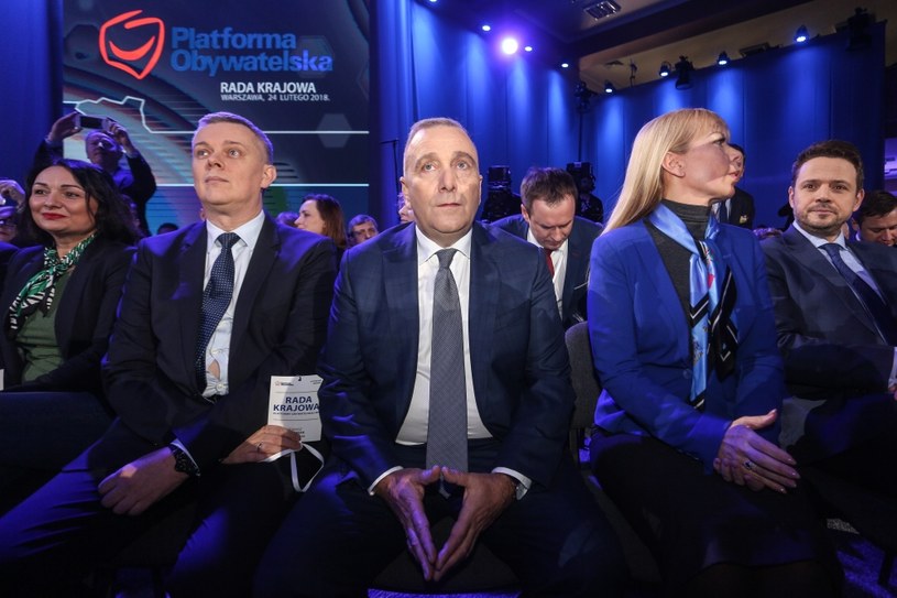 Lider PO Grzegorz Schetyna oraz członek zarządu Tomasz Siemoniak /Fot. Michal Dyjuk /Agencja FORUM
