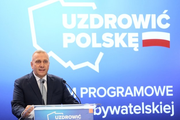 Lider PO Grzegorz Schetyna przemawia podczas drugiego dnia Forum Programowego Koalicji Obywatelskiej /Rafał Guz /PAP