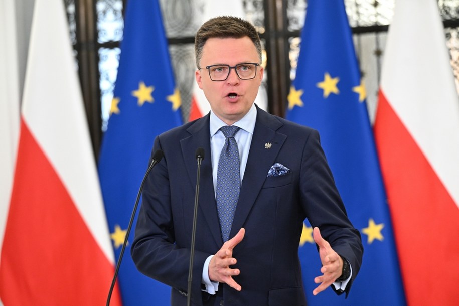 Lider Polski 2050 Szymon Hołownia zapowiedział, że w partii dojdzie do zmian, które - w jego ocenie - są potrzebne /Radek Pietruszka /PAP