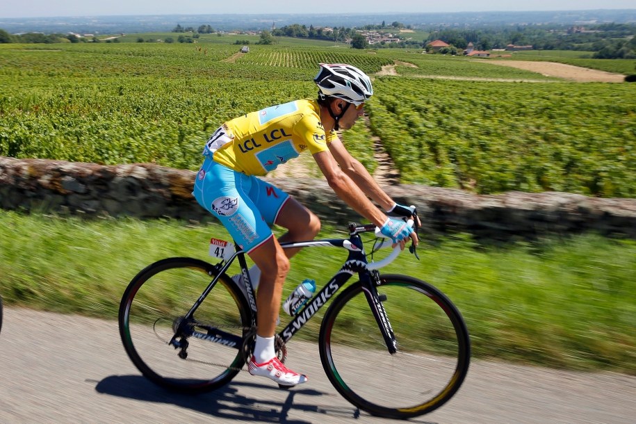 Lider wyścigu Włoch Vincenzo Nibali /YOAN VALAT  /PAP/EPA